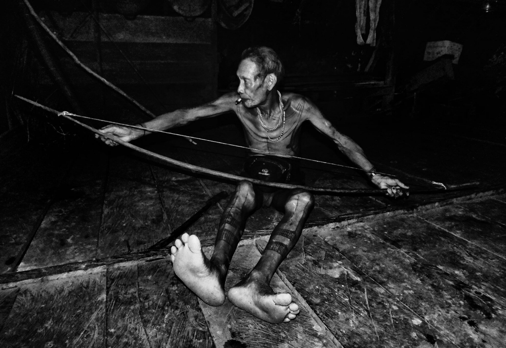 Ostatni potomkowie ludu Mentawai – wyprawa w nieznane Ostatni potomkowie ludu Mentawai – wyprawa w nieznane